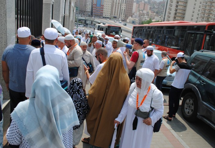 Пәкістан әйелдерді ерлерсіз қасиетті сапарға аттандырудың жолын ойластырды