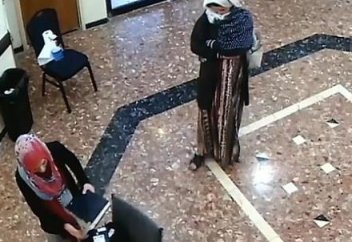 Для чего мусульманки дважды посетили синагогу? (видео)