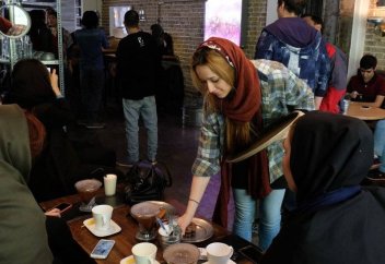 Шариғатқа сай емес 500-ден аса мейрамхана жабылды