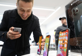 США запретили экспорт в Россию смартфонов дороже $300