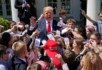 Трамп задумал лишить детей иностранцев права на гражданство США