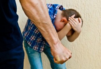 Мы знаем о насилии у соседей и молчим - советник главы МОН