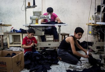 «Детей нанимают из-за маленьких пальцев»