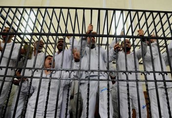 Египетская хунта Сиси кинула в тюрьмы 60 000 политзаключенных - NYT