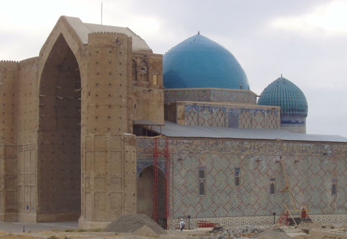 Выявлено уникальное свойство майолики мавзолея Ходжа Ахмеда Ясауи