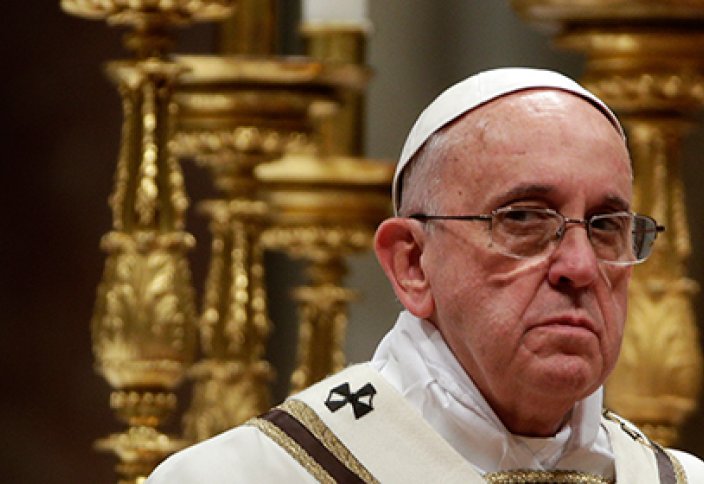 Папа римский призывает церковь попросить прощения у геев