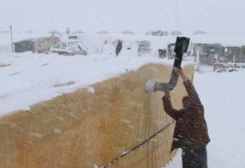 Сирийских беженцев настигла суровая зима