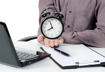 Казахстанских работодателей будут наказывать за незаконные переработки сотрудников