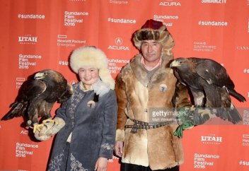 Бүркітші қыз туралы деректі фильмнің тұсаукесері өтті (трейлер)