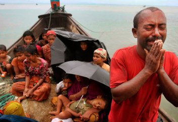 Мусульмане Мьянмы спасаются бегством от гонений и пыток