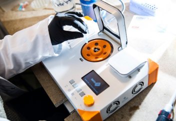 ДНК-анализіне арналған құрылғы атеистердің мұсылмандарға қарсы құралына айналып отыр