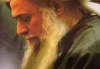 Ақымақпен бүлікші хақында ...