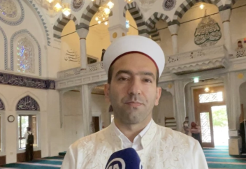 Тысячи японцев приходят в мечеть Токио из интереса к исламу