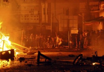 МЬЯНМА БИЛІГІ МЕШІТ ПЕН МЕДРЕСЕЛЕРДІ СҮРІП ТАСТАУҒА ПӘРМЕН БЕРДІ