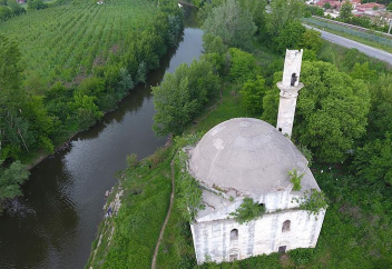 Разные: В Турции обветшалую многовековую мечеть восстановят уникальным способом