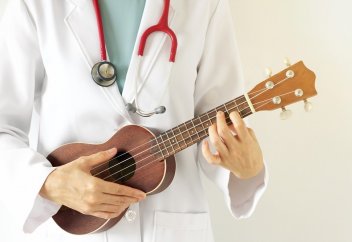 Парализованный мужчина исцелился благодаря музыке