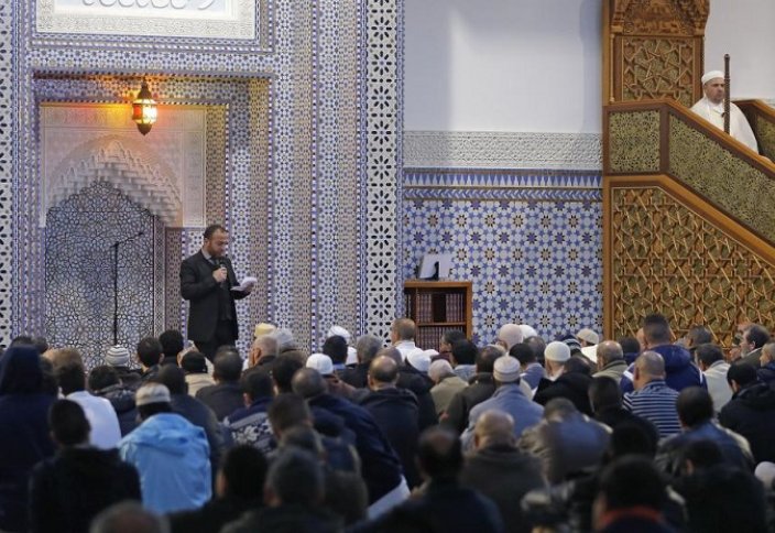 Закрытие мечетей во Франции беспокоит правозащитников