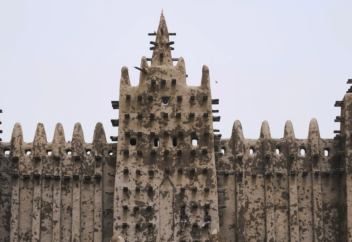 Мечеть, признанная объектом наследия ЮНЕСКО, оказалась под угрозой разрушения