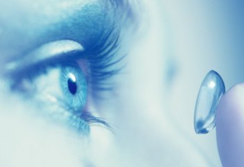 Препятствуют ли совершению  гусль (полное омовение) контактные линзы?