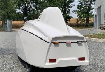 Велокөлік сағатына 45 шақырым жылдамдықпен қозғалады (видео)