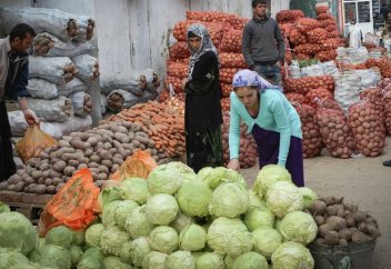 Тәжік халқының жартысына жуығы азық-түлік сатып ала алмай отыр