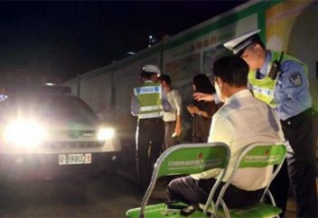 Полиция жол тәртібін бұзған жандарды автокөлік жарығымен жазаламақ