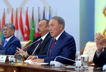 Елбасы Қазақ хандығының 550 жылдығына арналған салтанатты жиынға қатысты (фото)