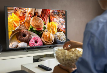 Еуропалық ел зиянды тағам жарнамасына теледидарда ішінара және интернетте толық тыйым салды