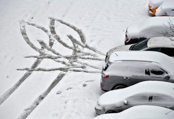 Автомобильный эксперт назвал правила запуска двигателя в мороз