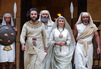 Пайғамбарды бейнелеуге немесе діни фильмдерде пайғамбарлардың рөлін сомдауға бола ма?