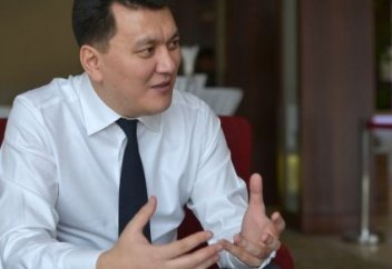 Саясаттанушы Ерлан Қарин терроризммен күрестің ең тиімді жолын атады