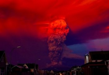 Чилидегі ең қауіпті жанартаулардың бірі 40 жылдан кейін қайта оянды