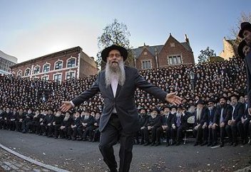 Иудейлер мұсылмандардан үлгі алуда