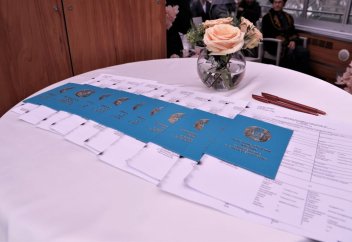 Әйелдің өз күйеуінің тегін (фамилиясын) алуы күпірлік дегенді оқыдым, ол қаншалықты рас?