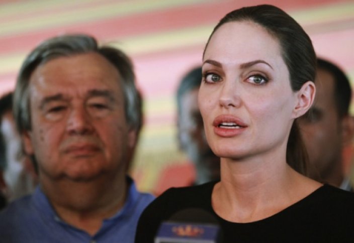 Анджелина Джоли осудила Трампа за его оскорбительные высказывания в адрес мусульман