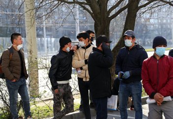 Коронавирус в России: трагическая судьба среднеазиатского мигранта (Le Monde, Франция)