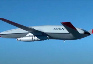 Разные: Дрон-заправщик «Боинга» совершил первый полет (видео)