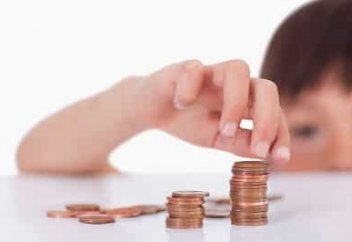 В Казахстане повысят размеры социальных выплат по утрате кормильца с 1 января 2021 года