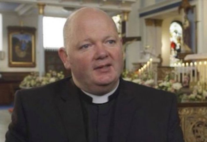 Разное: Шотландец плюнул на священника и получил 10 месяцев тюрьмы