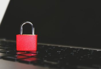 За публикацию личных данных казахстанцев на сайтах и в подъездах предусмотрено наказание