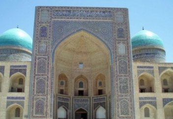 АЛҒАШ РЕТ МЕДРЕСЕГЕ ЖОО МӘРТЕБЕСІ БЕРІЛДІ