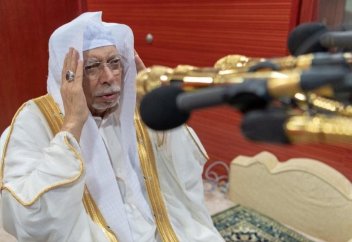 Али Ахмад Мулла – муэдзин, 40 лет произносящий азан в Запретной мечети (фото+видео)