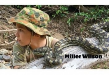 Алып жыланмен өзенде жүзген жасөспірім өліп қала жаздады (видео)