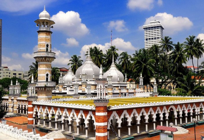 Оңтүстік-шығыс Азия елінде жұмаға бармаған ерлерге қолданылатын жаза күшейтілді