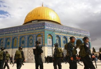 Ақса мешітіне кіруге тыйым салды