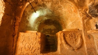 Пещеры Семерых спящих отроков есть в Турции и Иордании