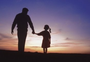 Менің əкем кім???