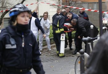 Вооруженное нападение на скандальный журнал (видео)