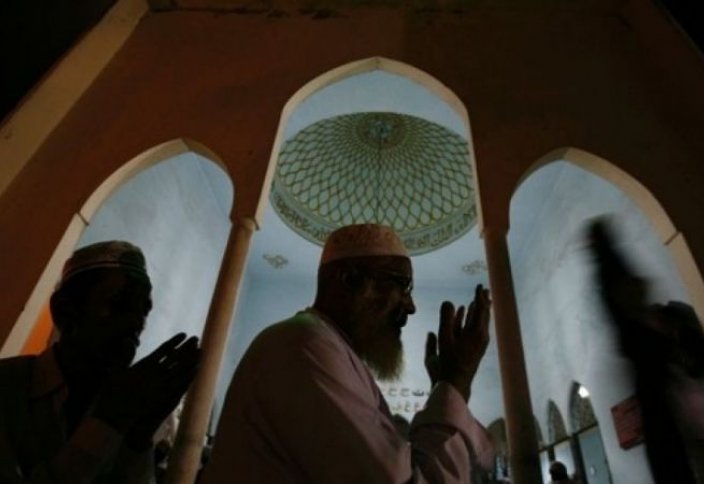 Саудия построит сотни мечетей в одной из самых густонаселенных стран