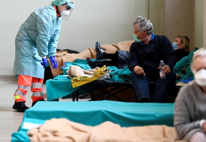 В Италии не будут лечить заболевших коронавирусом стариков
